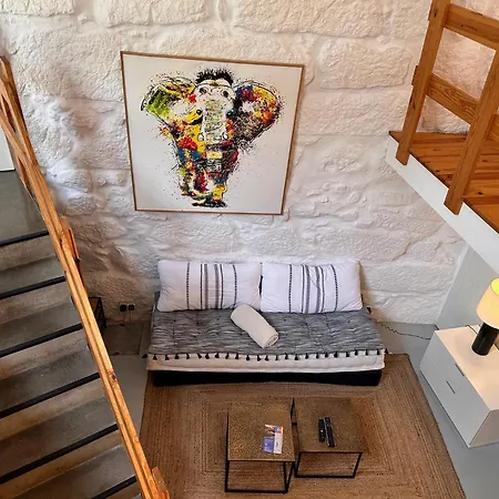 Nomad's Easy - 1bdr Chalet In The Old Town 포르투